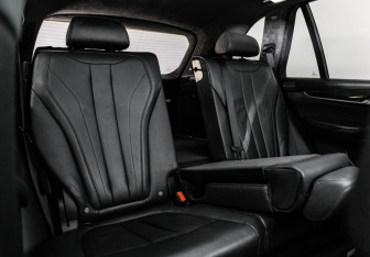 Подержанный автомобиль BMW X5 2016 года (32 фото)