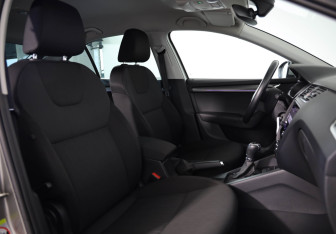 Подержанный автомобиль Skoda Octavia Liftback 2018 года (16 фото)