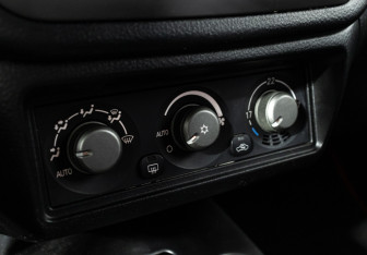 Подержанный автомобиль Mitsubishi Lancer Sedan 2006 года (15 фото)