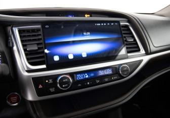 Подержанный автомобиль Toyota Highlander 2014 года (19 фото)
