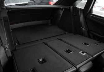 Подержанный автомобиль Porsche Macan 2016 года (36 фото)