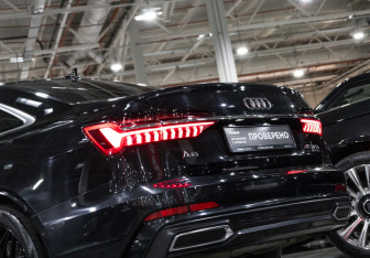 Подержанный автомобиль Audi A6 Sedan 2023 года (11 фото)