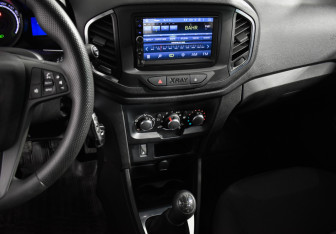 Подержанный автомобиль LADA (ВАЗ) XRAY 2017 года (16 фото)