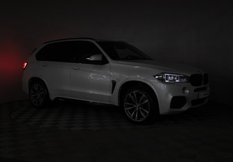 Подержанный автомобиль BMW X5 2017 года (30 фото)