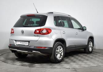 Подержанный автомобиль Volkswagen Tiguan 2011 года (5 фото)