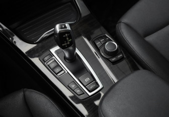 Подержанный автомобиль BMW X3 2017 года (21 фото)