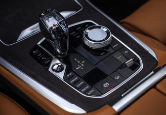 Подержанный автомобиль BMW X5 2023 года (24 фото)