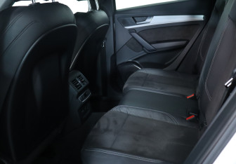 Подержанный автомобиль Audi Q5 2020 года (20 фото)