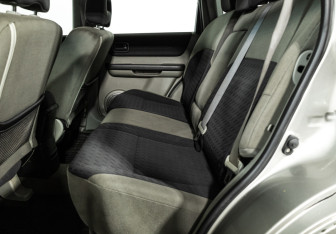 Подержанный автомобиль Nissan X-Trail 2005 года (10 фото)