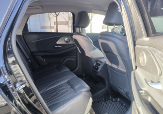 Подержанный автомобиль Chery Arrizo 8 2023 года (12 фото)