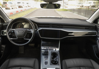 Подержанный автомобиль Audi A6 Sedan 2019 года (12 фото)