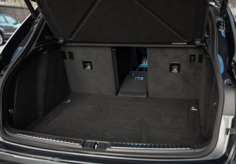 Подержанный автомобиль Porsche Macan 2020 года (29 фото)