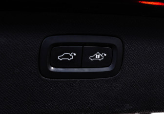 Подержанный автомобиль Volvo XC90 2015 года (29 фото)