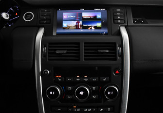 Подержанный автомобиль Land Rover Discovery Sport 2015 года (19 фото)