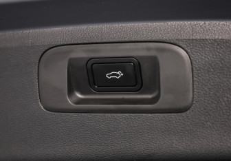 Подержанный автомобиль Geely Coolray 2023 года (33 фото)
