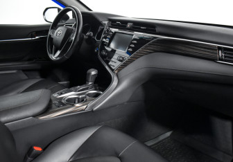 Подержанный автомобиль Toyota Camry Sedan 2018 года (14 фото)