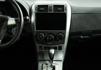 Подержанный автомобиль Toyota Corolla Sedan 2012 года (14 фото)