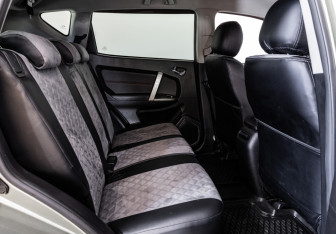 Подержанный автомобиль Geely Emgrand X7 2016 года (18 фото)