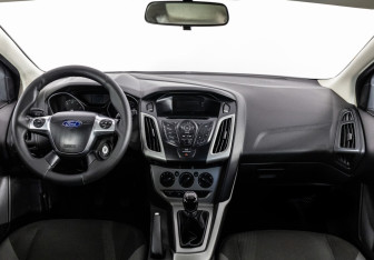 Подержанный автомобиль Ford Focus Hatchback 2014 года (10 фото)