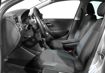 Подержанный автомобиль Volkswagen Polo Sedan 2019 года (10 фото)