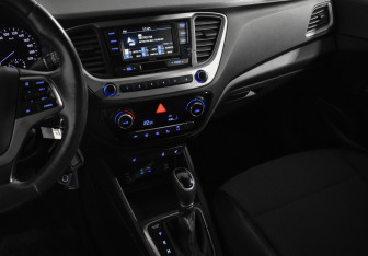 Подержанный автомобиль Hyundai Solaris Sedan 2017 года (19 фото)