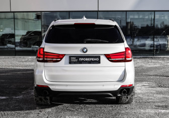 Подержанный автомобиль BMW X5 2017 года (8 фото)
