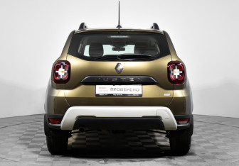 Подержанный автомобиль Renault Duster 2022 года (6 фото)