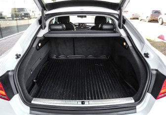 Подержанный автомобиль Audi A7 2012 года (31 фото)