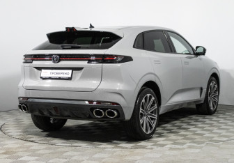 Подержанный автомобиль Changan UNI-K 2022 года (5 фото)