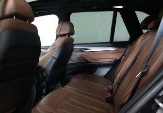 Подержанный автомобиль BMW X5 2017 года (26 фото)