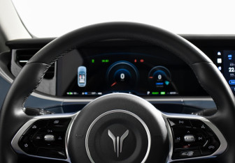 Подержанный автомобиль Voyah Free 2023 года (16 фото)