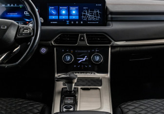Подержанный автомобиль Exeed TXL 2022 года (12 фото)