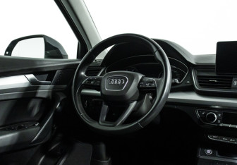 Подержанный автомобиль Audi Q5 2018 года (23 фото)