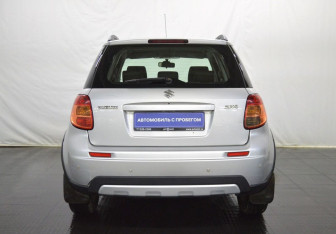 Подержанный автомобиль Suzuki SX4 Hatchback 2010 года (6 фото)