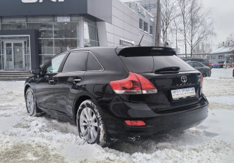 Подержанный автомобиль Toyota Venza 2012 года (6 фото)