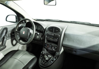 Подержанный автомобиль Saturn VUE 2002 года (9 фото)