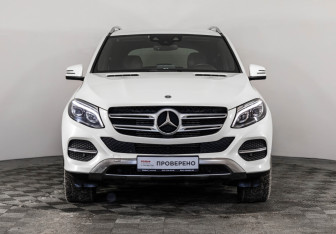 Подержанный автомобиль Mercedes-Benz GLE 2015 года (2 фото)