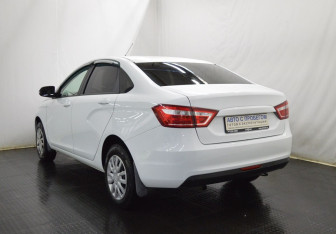 Подержанный автомобиль LADA (ВАЗ) Vesta Sedan 2021 года (7 фото)