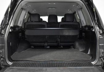 Подержанный автомобиль Toyota Land Cruiser Suv 2015 года (21 фото)