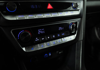 Подержанный автомобиль Hyundai Sonata 2019 года (17 фото)