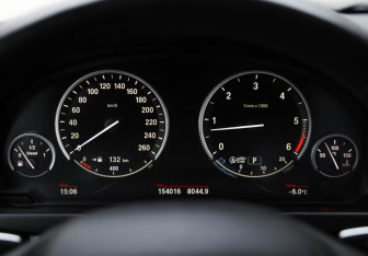 Подержанный автомобиль BMW X6 2017 года (14 фото)