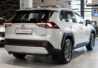 Новый Toyota RAV4 2025 (7 фото)