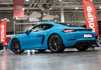 Подержанный автомобиль Porsche Cayman 2018 года (24 фото)