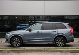Подержанный автомобиль Volvo XC90 2019 года (9 фото)