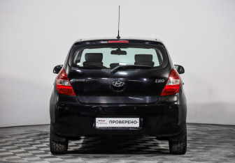 Подержанный автомобиль Hyundai i20 2010 года (6 фото)