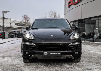 Подержанный автомобиль Porsche Cayenne 2010 года (5 фото)