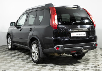 Подержанный автомобиль Nissan X-Trail 2013 года (7 фото)