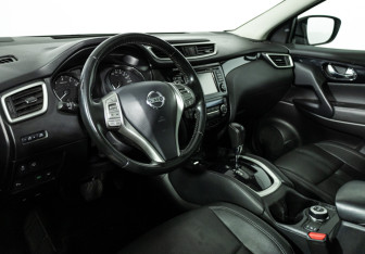 Подержанный автомобиль Nissan Qashqai 2014 года (11 фото)