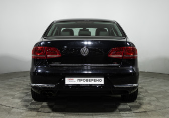 Подержанный автомобиль Volkswagen Passat Sedan 2011 года (6 фото)