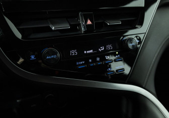 Подержанный автомобиль Toyota Camry Sedan 2021 года (16 фото)